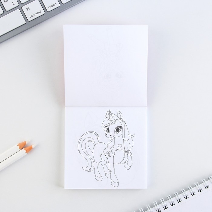 Подарочный набор: блокнот-раскраска и восковые мелки «С 8 марта» Подарочный набор: блокнот-раскраска и восковые мелки «С 8 марта»