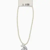 Кулон на жгуте текстильном "Ракушка", цвет бело-серебристый