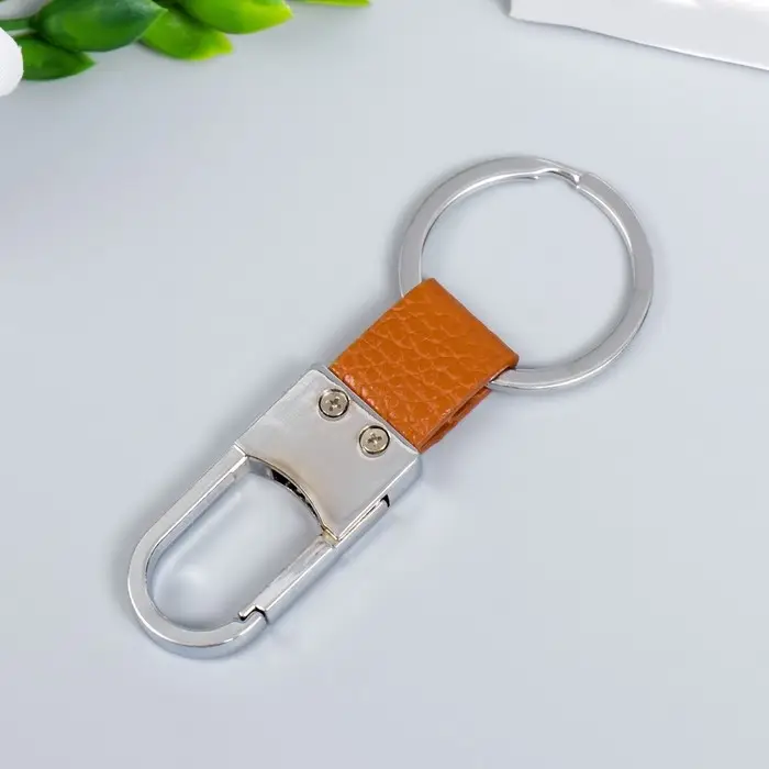 Брелок металл Брелок металл "Карабин полуовал вставка из искусственной кожи" коричневый 8,2х3,2 см