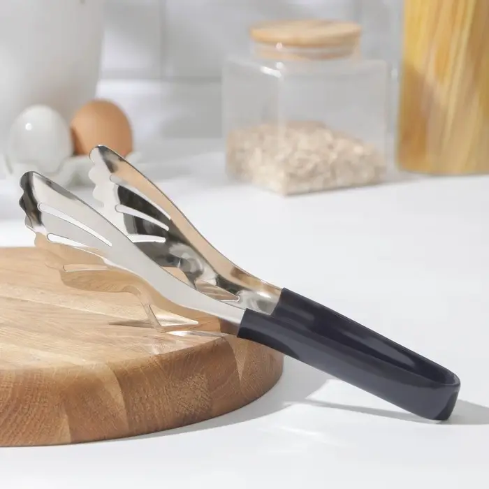 Щипцы кухонные Magistro Iconic, нержавеющая сталь, цвет чёрный Щипцы кухонные Magistro Iconic, нержавеющая сталь, цвет чёрный