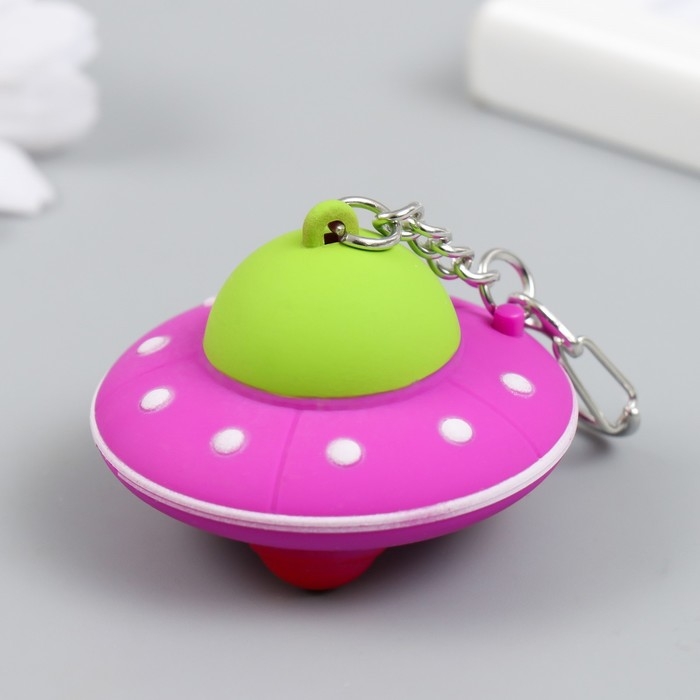 Фонарик кричалка на кольце Фонарик кричалка на кольце "НЛО" 5,2х5,2х3,5 см