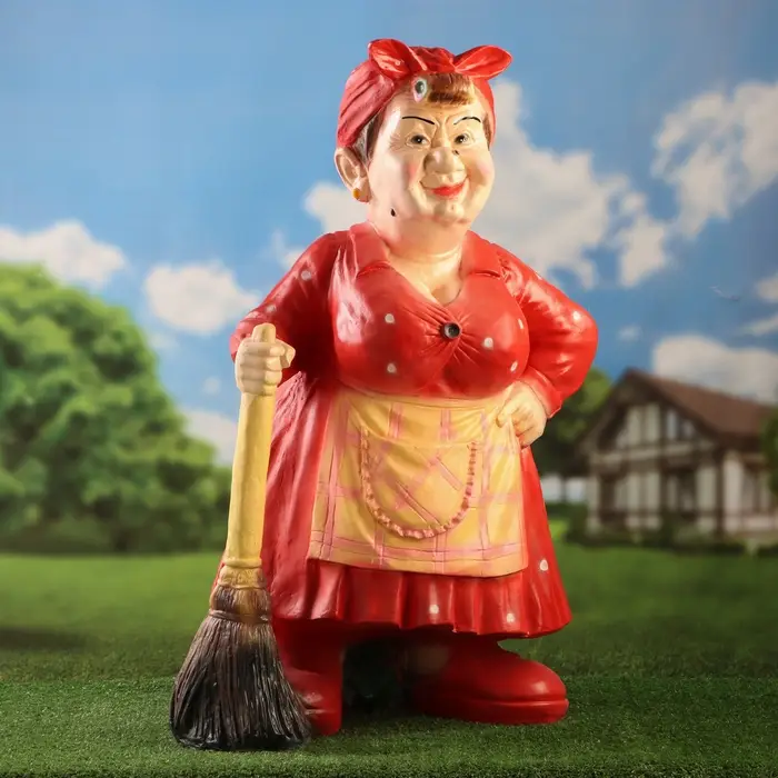 Садовая фигура  Садовая фигура "Теща с метлой" 40х50х80см