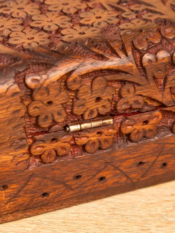 Шкатулка резная "Текстура" 18х13х6 см, дерево шишам