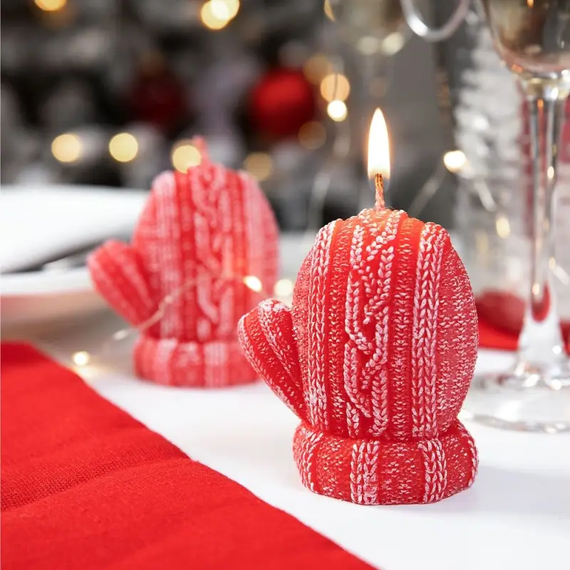 Свеча Kniteam, варежка, красная Свеча Kniteam, варежка, красная