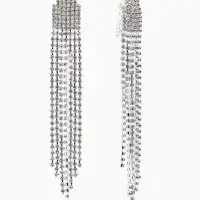 Серьги клипсы для ушей висячие со стразами QF &laquo;Вечеринка&raquo;, белые в серебре