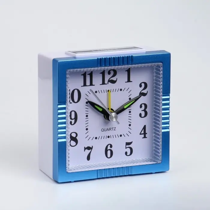 Часы - будильник настольные &laquo;Классика&raquo; подсветка, дискретный ход, 8&times;8 см, от батареек АА