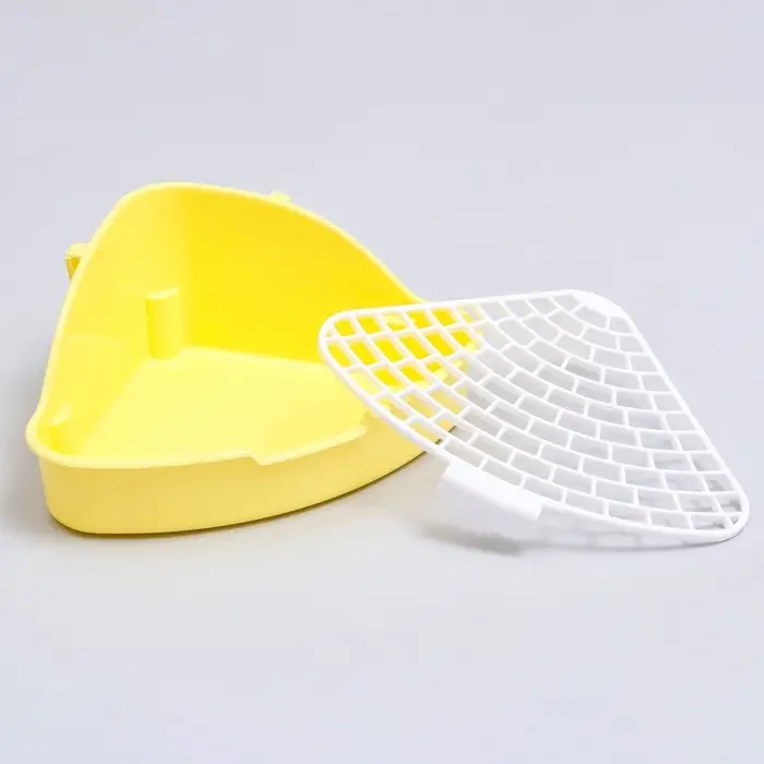 Туалет угловой для кроликов и хорьков Туалет угловой для кроликов и хорьков "Пижон", 24 х 18 х 11 см, жёлтый