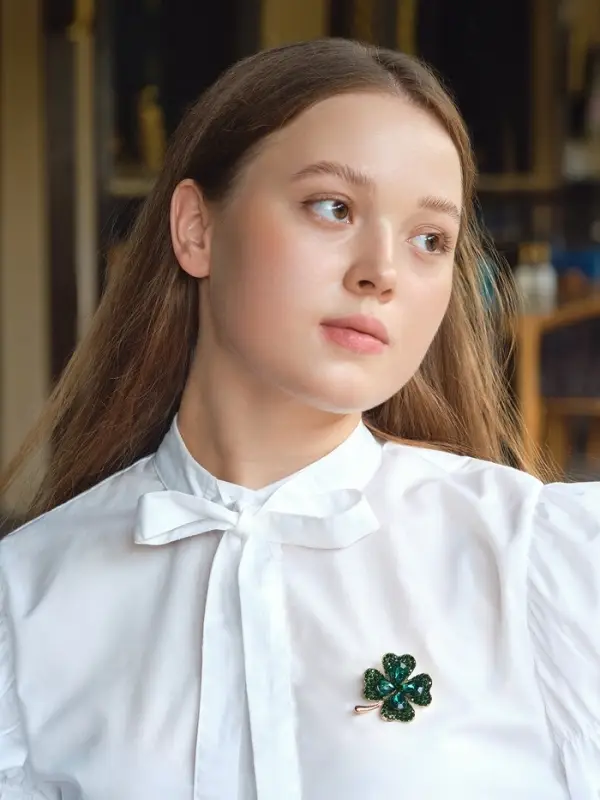 Брошь &laquo;Клевер&raquo;, на удачу, цвет изумрудный в золоте