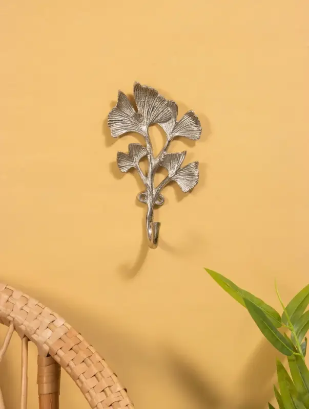 Крючок настенный «Лепестки», 19.5×11×6 см, алюминий Крючок настенный «Лепестки», 19.5×11×6 см, алюминий