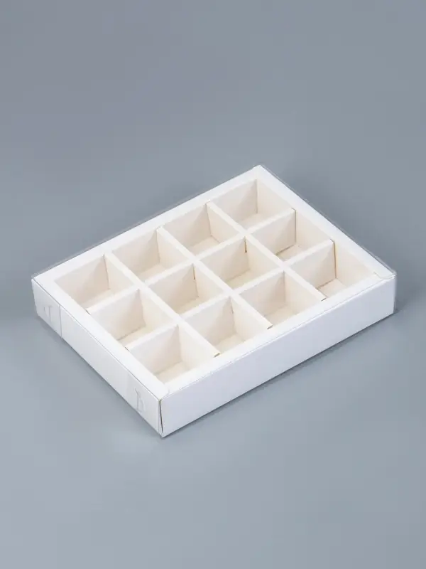 Коробка для 12 конфет, белая, с прозрачной ПВХ крышкой, 19&times;15&times;3.5 см