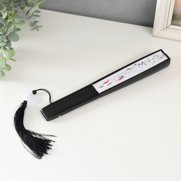 Веер пластик, текстиль h=27 см  Веер пластик, текстиль h=27 см "Карпы в пруду" с кисточкой