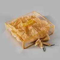 Подарочная коробка с тишью и гирляндой Present, 20 х 18 х 5 см