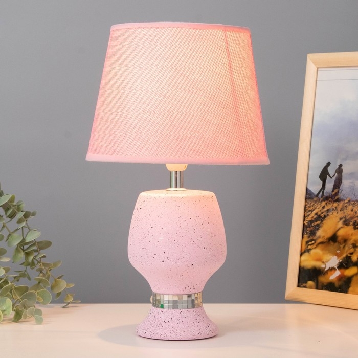 Настольная лампа Дива E14 40Вт розовый 22х22х34 см RISALUX Настольная лампа Дива E14 40Вт розовый 22х22х34 см RISALUX