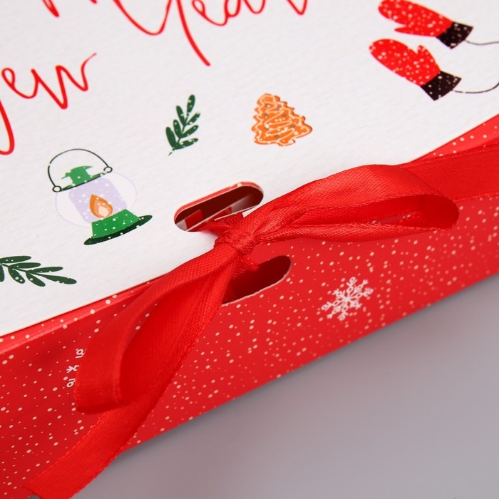 Коробка подарочная новогодняя складная «Счастливого праздника», 20 х 18 х 5 см, Новый год Коробка подарочная новогодняя складная «Счастливого праздника», 20 х 18 х 5 см, Новый год