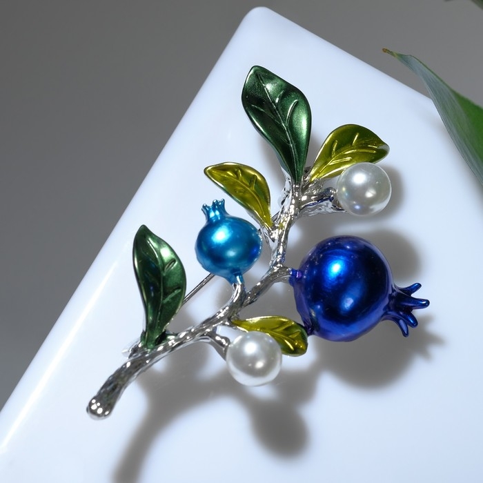 Брошь &laquo;Ветвь черничная&raquo;, цвет зелёно-голубой в серебре