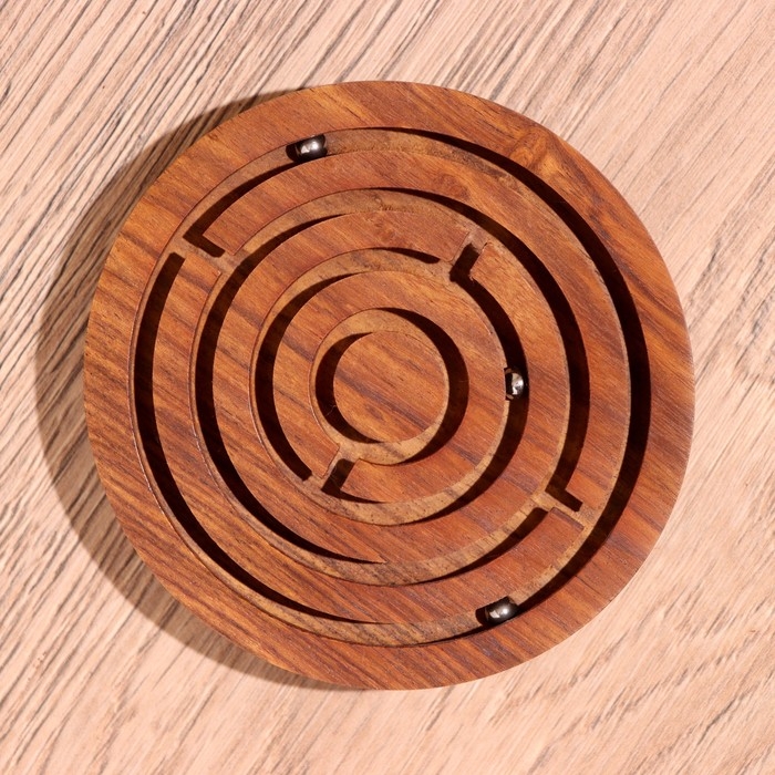 Головоломка-лабиринт  Головоломка-лабиринт "Круг" 10х10 см, дерево шишам