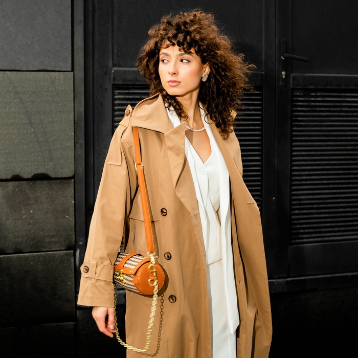 Сумка-мессенджер на клапане, цвет коричневый