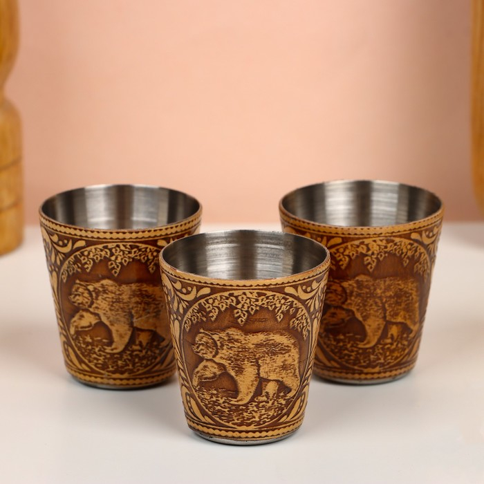 Набор стопок «Медведь», 3 шт, в футляре, 4,5×4,5×8 см, береста Набор стопок «Медведь», 3 шт, в футляре, 4,5×4,5×8 см, береста