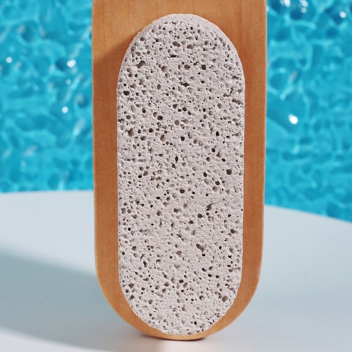 Пемза для педикюра с щёткой, с подвесом, искусственная щетина, 9,5 × 4 см, в коробке, цвет коричневый Пемза для педикюра с щёткой, с подвесом, искусственная щетина, 9,5 × 4 см, в коробке, цвет коричневый