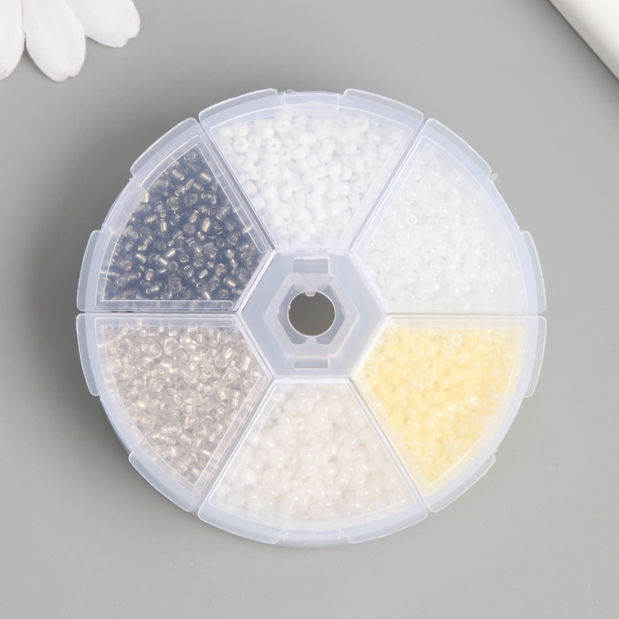 Бисер стекло 8/0 (3 мм) в шкатулке  Бисер стекло 8/0 (3 мм) в шкатулке "Белый" 6 цветов х 10  гр 8х8х2 см