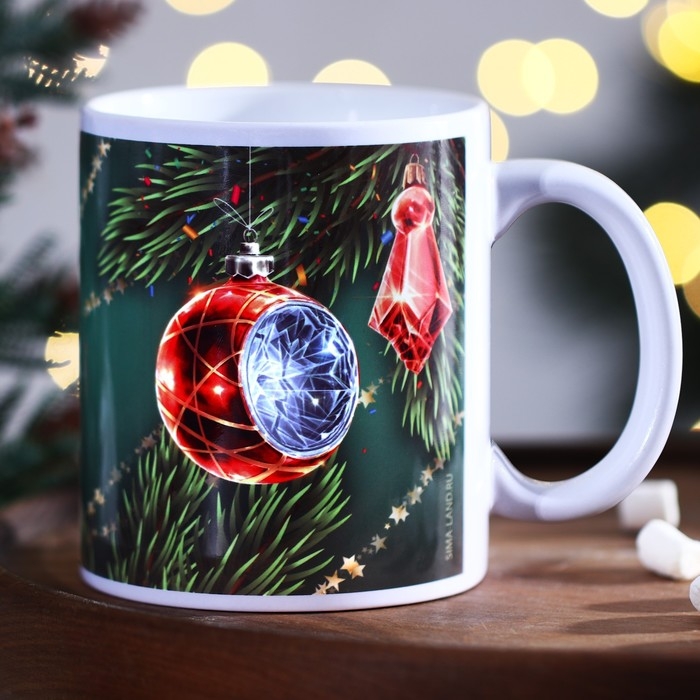Кружка новогодняя керамическая «Новогодние игрушки», 320 мл, цвет белый