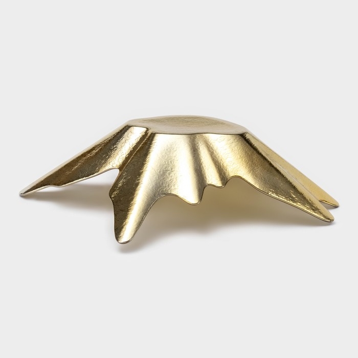 Тарелка стеклянная «Рени», 28,5×26,5×7 см, цвет золотой Тарелка стеклянная «Рени», 28,5×26,5×7 см, цвет золотой