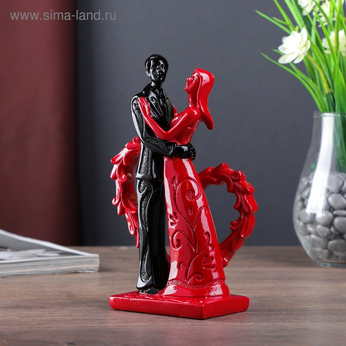 Сувенир полистоун  Сувенир полистоун "Молодожёны у сердца" красно-чёрный 18,7х11,8х5,7 см