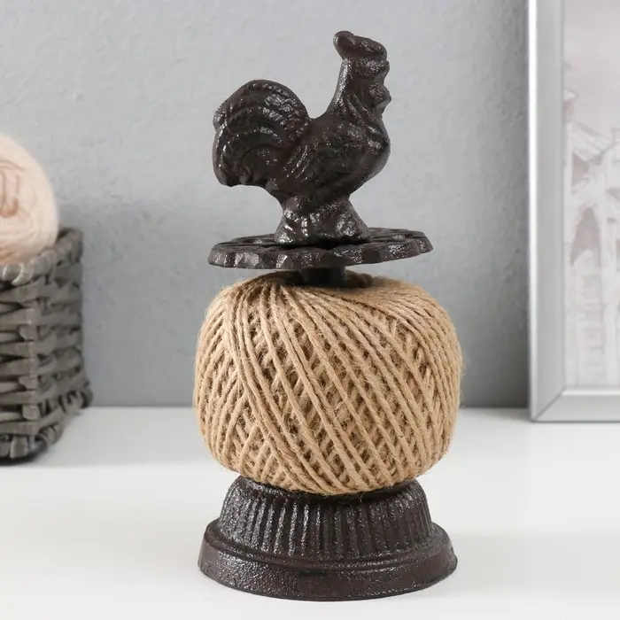 Сувенир катушка для ниток чугун  Сувенир катушка для ниток чугун "Петушок" 10х10х20 см