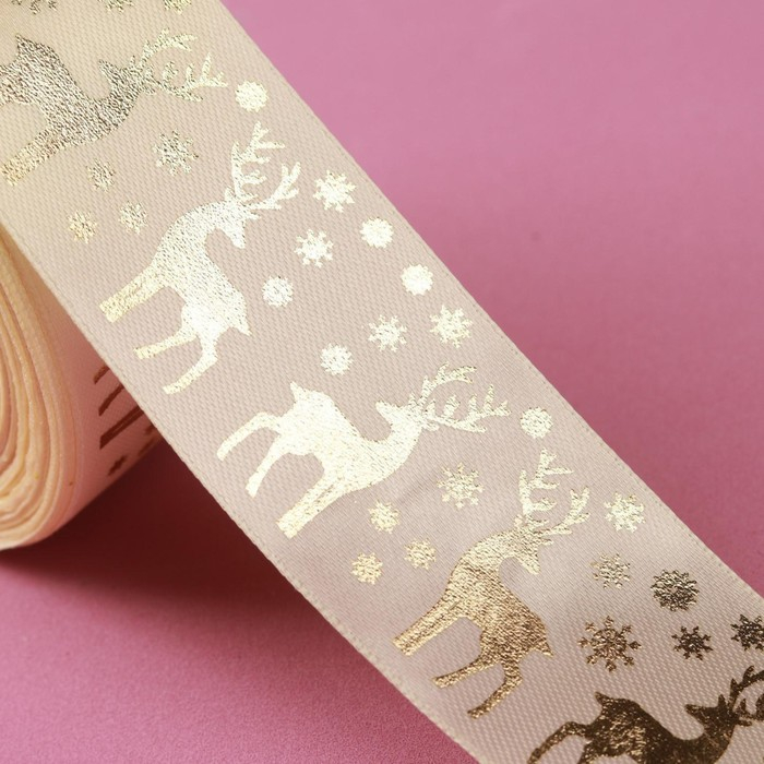 Лента атласная с тиснением «Олени», 40 мм, 23 ± 1 м, цвет бежевый/золотой №02 Лента атласная с тиснением «Олени», 40 мм, 23 ± 1 м, цвет бежевый/золотой №02