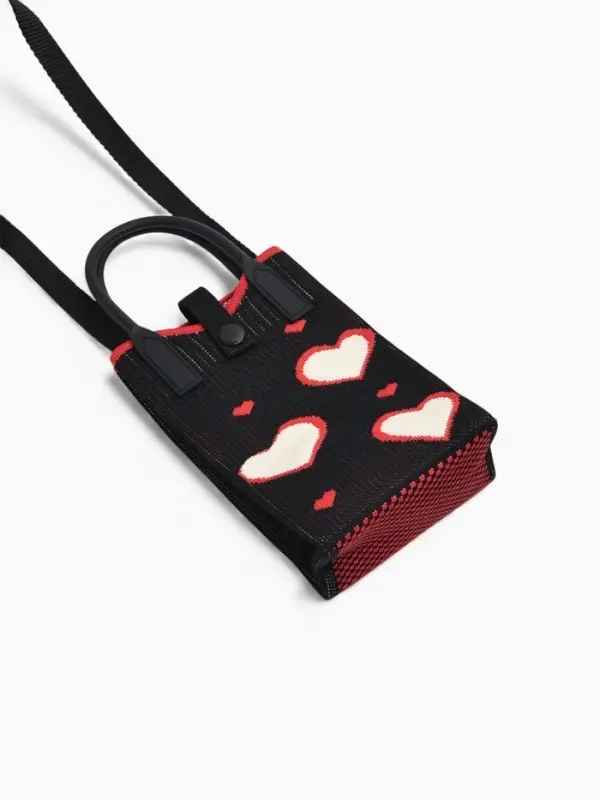 Сумка подр Сердца, 12*4*17, отд на кнопке, дл ремень, черный Сумка подр Сердца, 12*4*17, отд на кнопке, дл ремень, черный