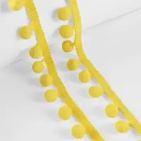 Тесьма декоративная с помпонами, 25&plusmn;5 мм, 8.2&plusmn;0.5 м, жёлтая