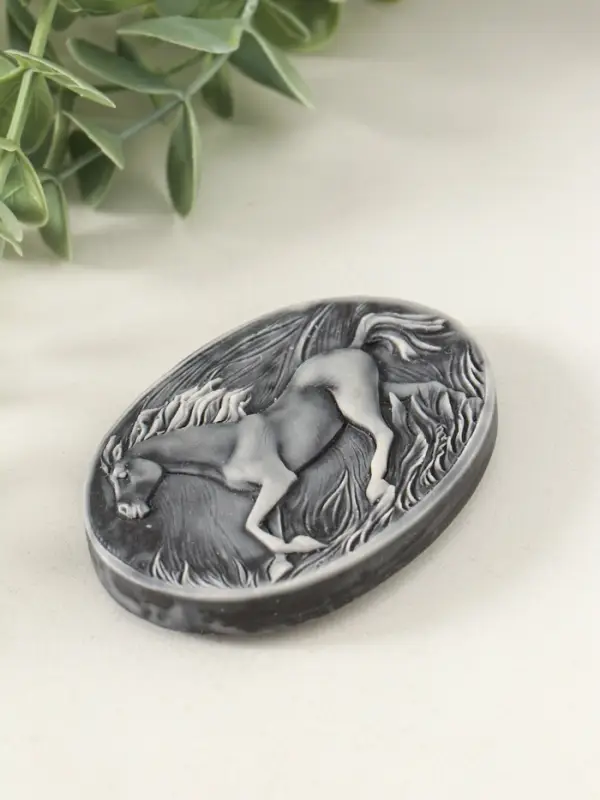 Магнит Магнит "Лошадь бегущая (барельеф)" 5,5 см