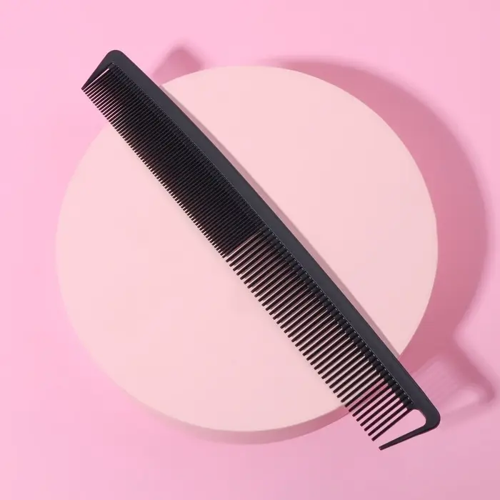 Расчёска антистатическая, комбинированная, карбон, 22.7×3.2 (±1) см, чёрная Расчёска антистатическая, комбинированная, карбон, 22.7×3.2 (±1) см, чёрная
