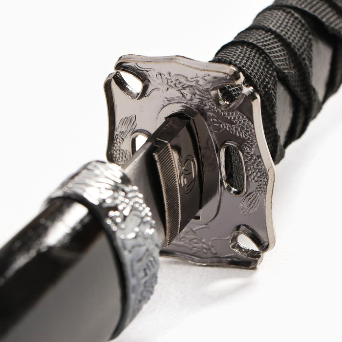 Сувенирное оружие «Катана на подставке», чёрные ножны, 100 см, микс