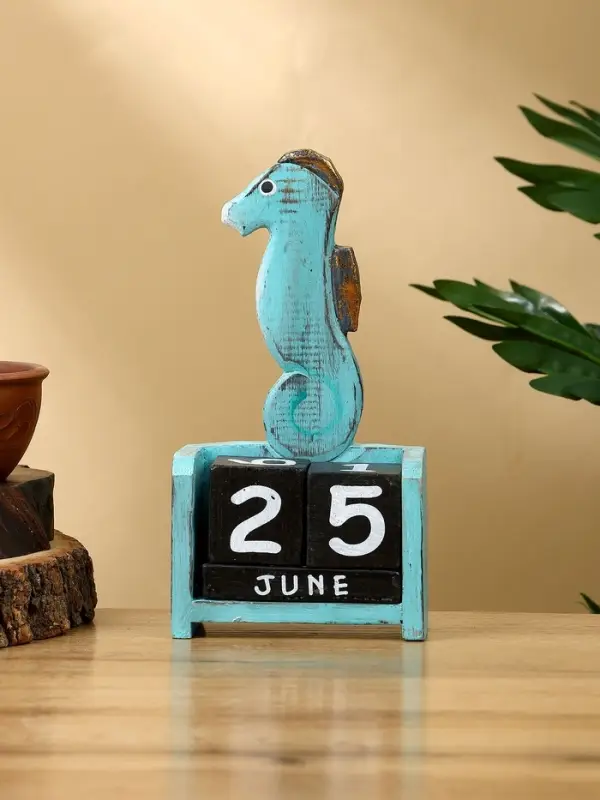 Календарь настольный Календарь настольный "Морской конёк" дерево 11х5х19 см, цв. бирюзовый