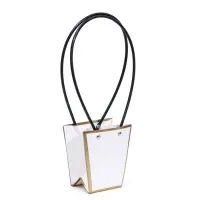 Сумка для цветов &laquo;Белая&raquo;, с тиснением, влагостойкая, 12&times;12 - 8&times;8 - 12.5 см