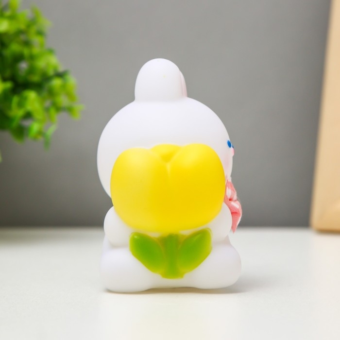 Ночник Ночник "Зайчик" LED от батареек бело-жёлтый 8х10 см RISALUX