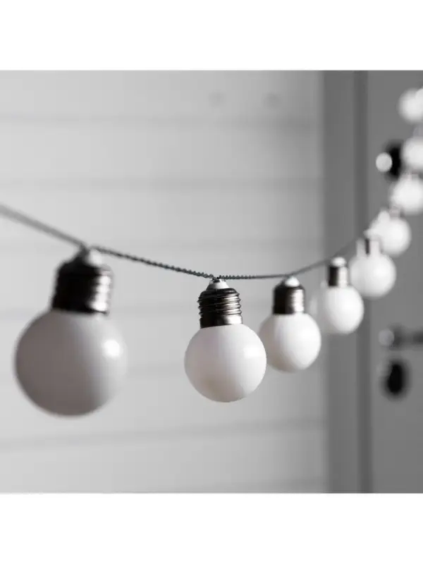 Гирлянда &laquo;Нить&raquo;, 2.7 м, с насадками &laquo;Белые шары&raquo;, уличная, IP44, 10 LED, 8 режимов, солнечная батарея, тёмная нить, свечение белое