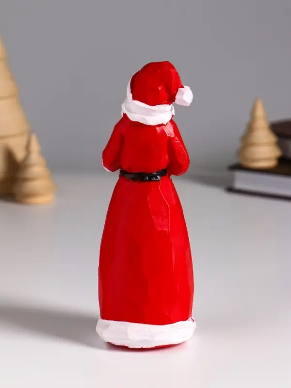 Сувенир полистоун  Сувенир полистоун "Дед Мороз в красном кафтане с венком/домиком" МИКС 5х4,5х14 см