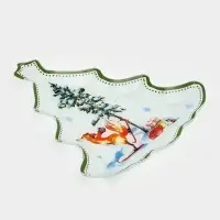 Блюдо сервировочное ёлочка "Зверьки в лесу" 24,5х24,7х2 см Блюдо сервировочное ёлочка "Зверьки в лесу" 24,5х24,7х2 см