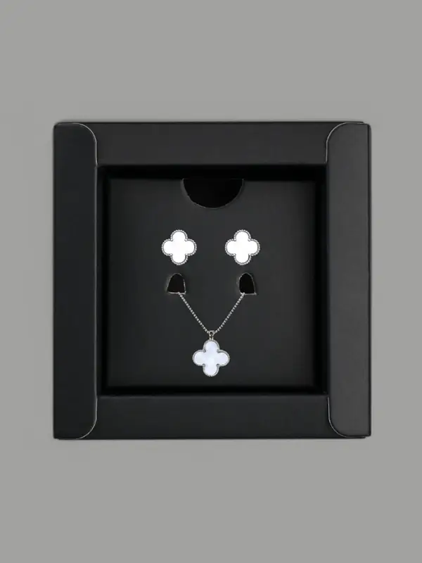 Коробка-пакет под бижутерию «Счастья», 7.5 х 7.5 х 3.5 см Коробка-пакет под бижутерию «Счастья», 7.5 х 7.5 х 3.5 см