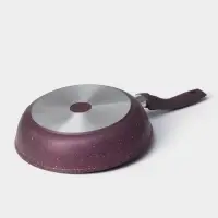 Сковорода KUKMARA Trendy style, d=26 см, пластиковая ручка, антипригарное покрытие, литой алюминий, фиолетовая