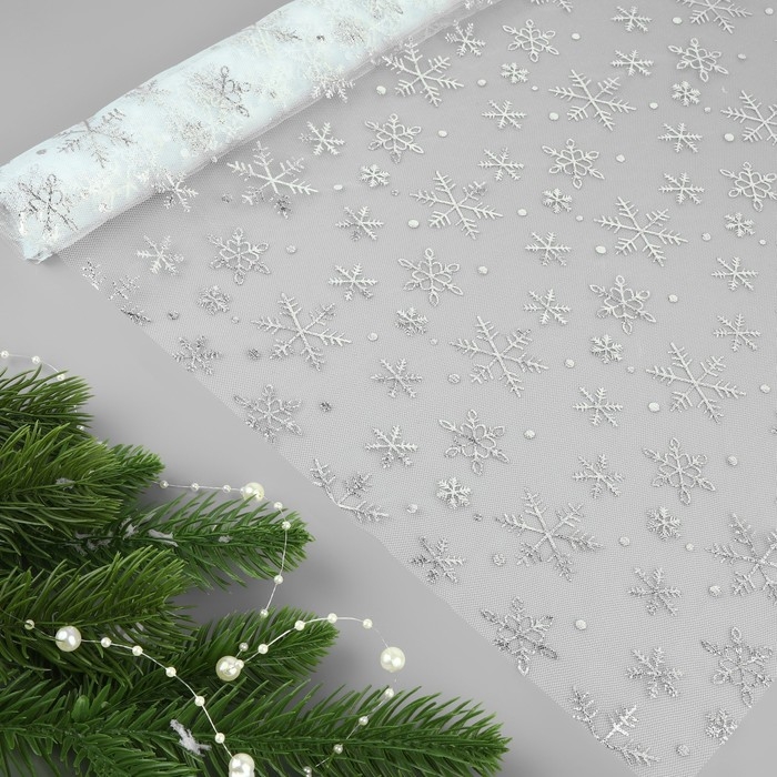 Фатин со снежинками, с тиснением, 155 см, 11 ± 1 г/кв.м, 0,91 ± 0,1 м, цвет белый/серебряный Фатин со снежинками, с тиснением, 155 см, 11 ± 1 г/кв.м, 0,91 ± 0,1 м, цвет белый/серебряный