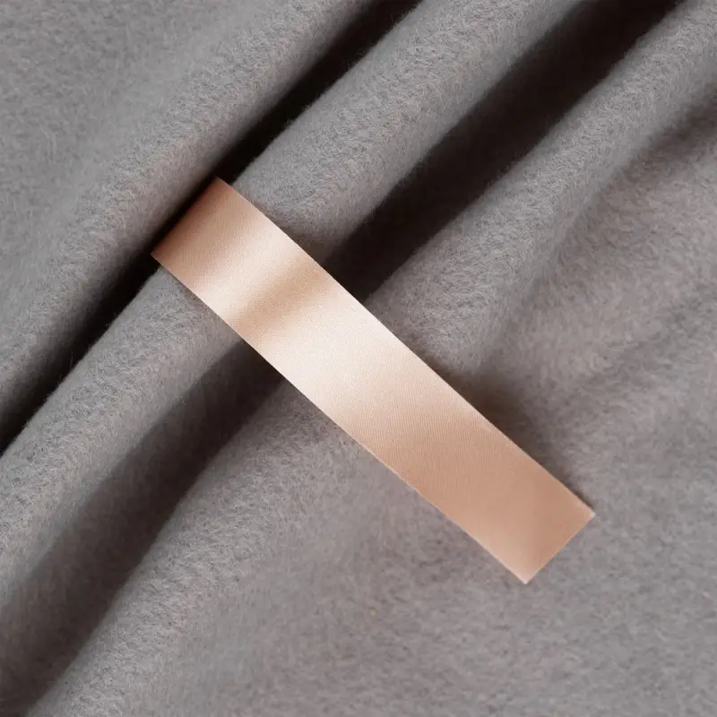 Лента сатиновая Satin 20 M, светло-бежевая, 70 см Лента сатиновая Satin 20 M, светло-бежевая, 70 см