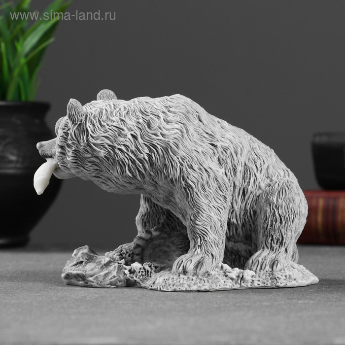 Сувенир  Сувенир "Медведь бурый с рыбой" 10см