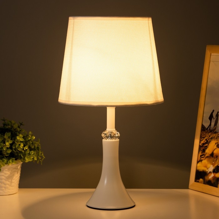 Настольная лампа Настольная лампа "Падер" E27 40Вт белый 21х21х38 см RISALUX