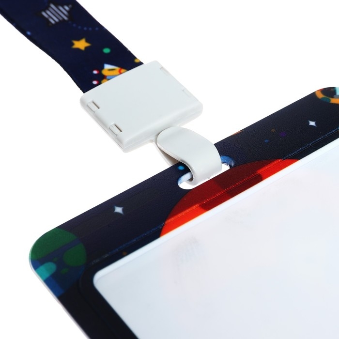 Бейдж горизонтальный внешний размер 10 х 7,8 см, внутренний размер 5,2 х 8,2 см, лента 42 см, с рисунком  Бейдж горизонтальный внешний размер 10 х 7,8 см, внутренний размер 5,2 х 8,2 см, лента 42 см, с рисунком "Космос"