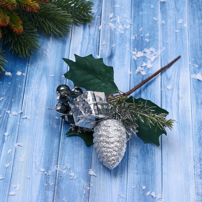 Декор  Декор "Зимние грезы" ягоды драгоценные камни шишка, 17 см