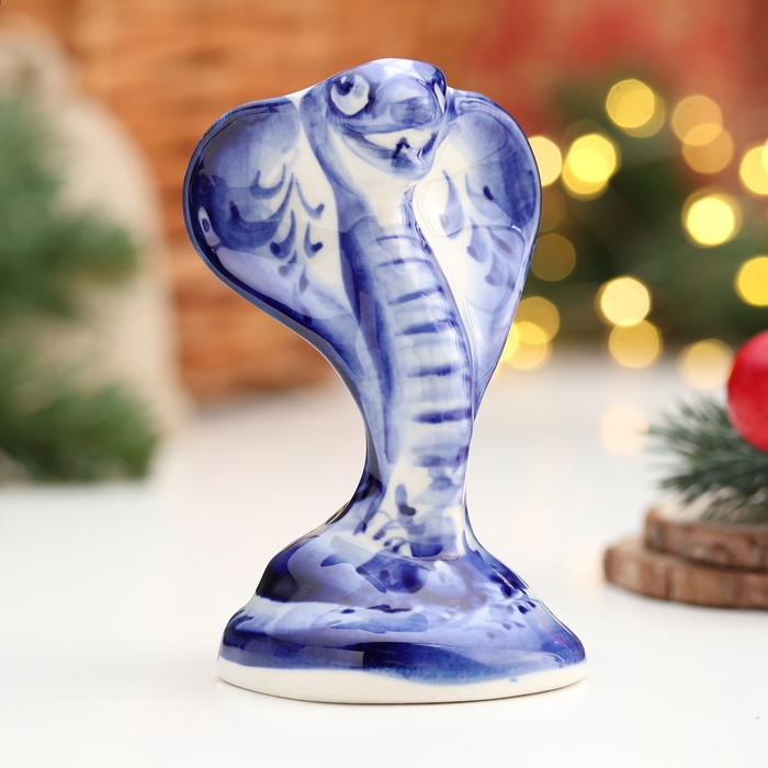 Сувенир символ года Сувенир символ года "Кобра", большая, гжель, 11х7 см