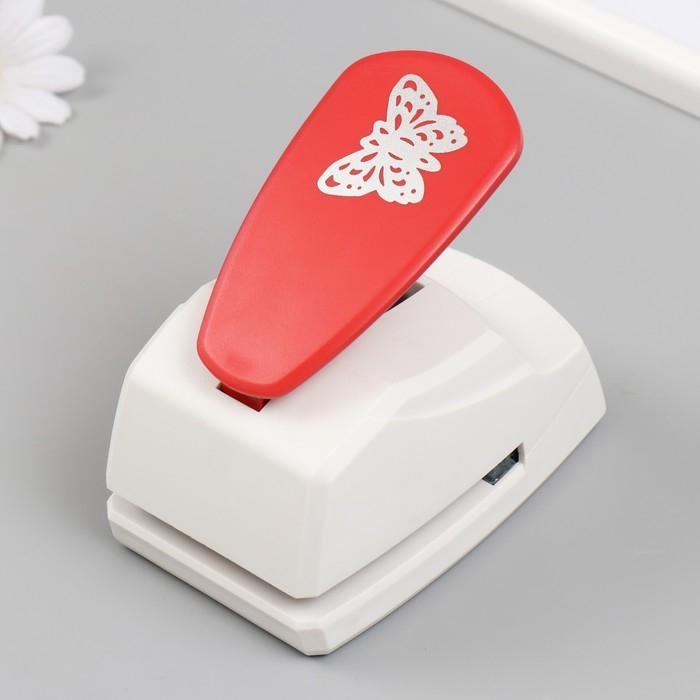 Дырокол фигурный рисунок 4,5х3,5 см Дырокол фигурный рисунок 4,5х3,5 см "Ажурная бабочка" МИКС 10х11,5х7,5 см